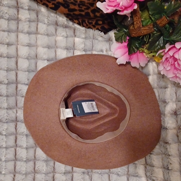 PRICE DROP TODAY 🎀👒🎀NWT SUPER CUTE HAT - Picture 3 of 5